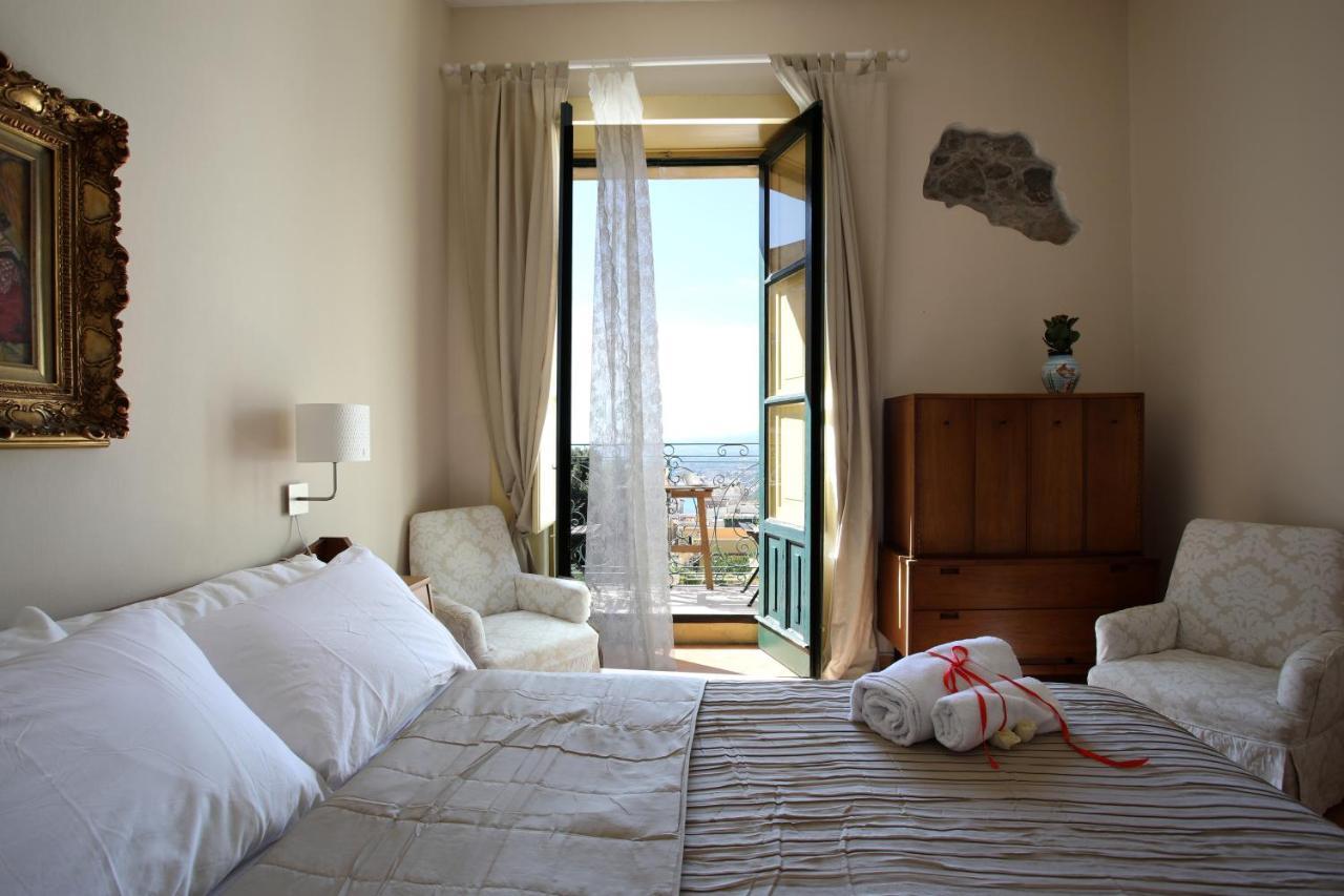 Greek Theater - Sea View Apartment Taormina Eksteriør billede